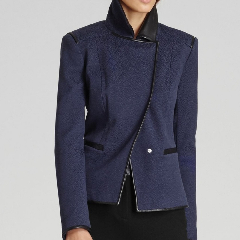 NWOT REISS TEXTURED NAVY BLAZER WITH BLACK LEATHER TRIM, SIZE SMALL